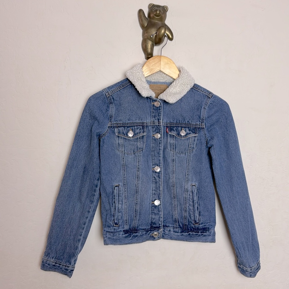 Levi’s denim Jean jacket with Sherpa collar girls size XL